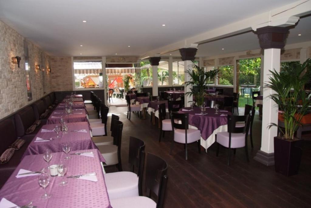 Le Chateau Des Marais Campsite 5*